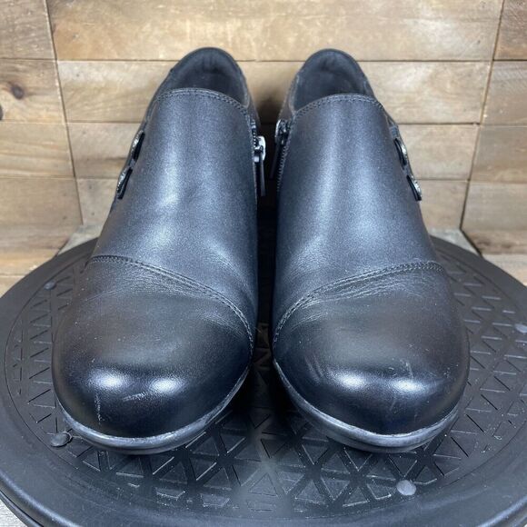 Clarks Shoes Women’s 8 M Emslie Warren Black Leather Block Heel Slip On Zip EUC - Picture 2 of 10